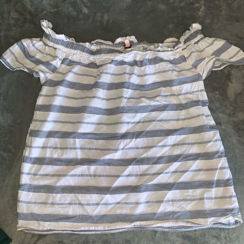 Juicy Couture Off the Should Tee.